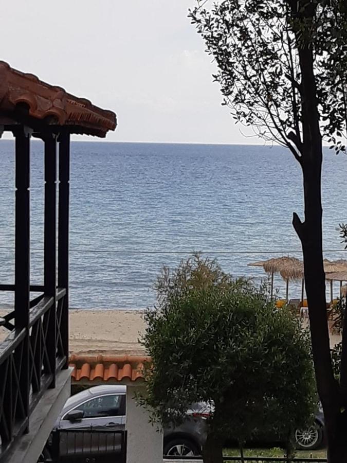 Sofia'S Pearl Beachfront Maisonette Nea Kallikrateia 외부 사진